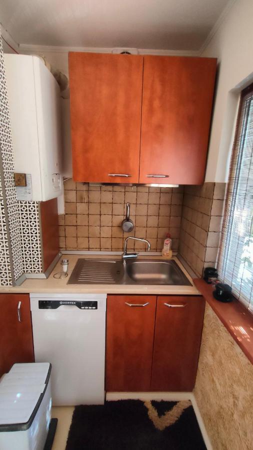 Duck Apartment Boekarest Buitenkant foto