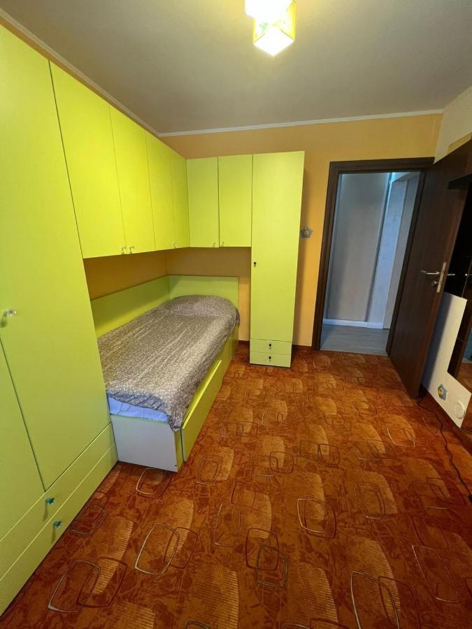 Duck Apartment Boekarest Buitenkant foto